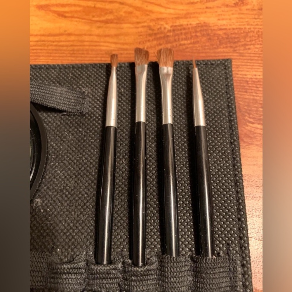 (NWOT) 7 Makeup Brushes & Mirror💋 - Picture 2 of 7